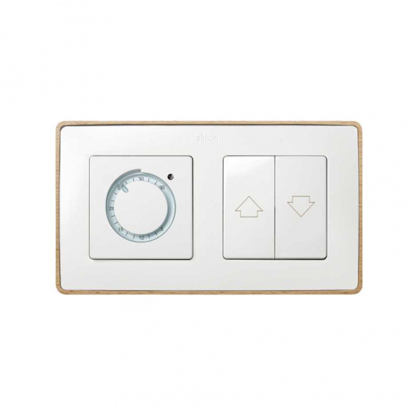 Simon 82 Detail Белый,основание дерево Рамка 2-ая