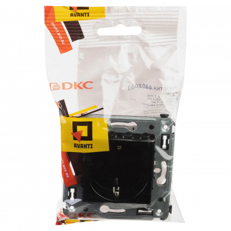 DKC Avanti Черный квадрат Розетка 2P+E со шторками