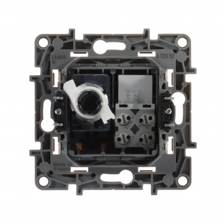 Legrand Etika Белый Розетка тел.+ комп. (RJ11+RJ45) 5 категория  UTP