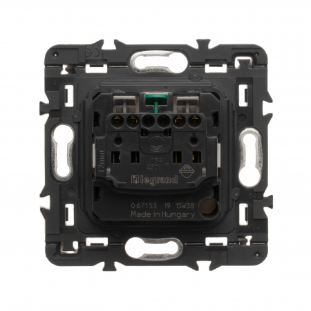 Legrand Celiane Мех Розетка с/з с защ. штор., безвинт зажим 2 мод (для накл.68131,68431,66227,64927)