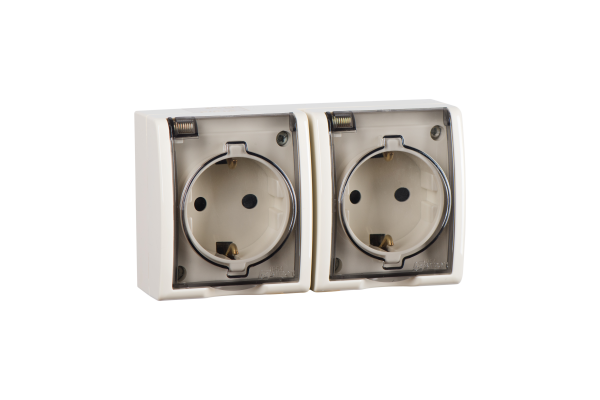 Simon 15 Aqua Бежевая Розетка 2-ая с/з с крышкой с защитными шторками наружная, IP54