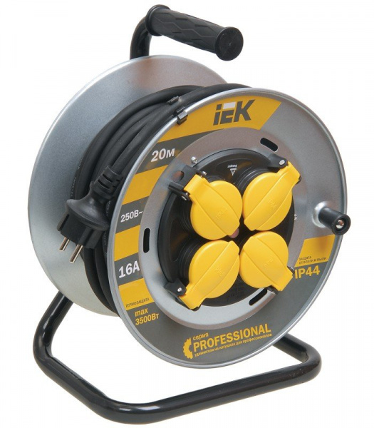 IEK Катушка УК20 на мет с т/з 4 места 2Р+PЕ/20м КГ 3х1,5мм2 IP44 Professional