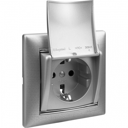 Legrand Valena Алюминий Розетка 1-ая с/з с крышкой