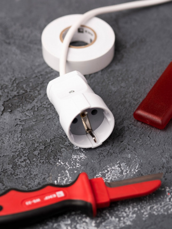 EKF PROxima Гнездо штепсельное с/з бел. 16А 250В