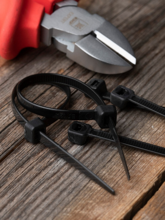 EKF Basic Хомут нейлоновый черный (4,8х180) (100шт.)