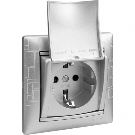 Legrand Valena Алюминий Розетка 1-ая с/з с крышкой