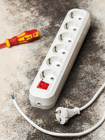 EKF PROxima Колодка 6 гнезд 16А 3,5кВт c выкл. с/з Эксперт