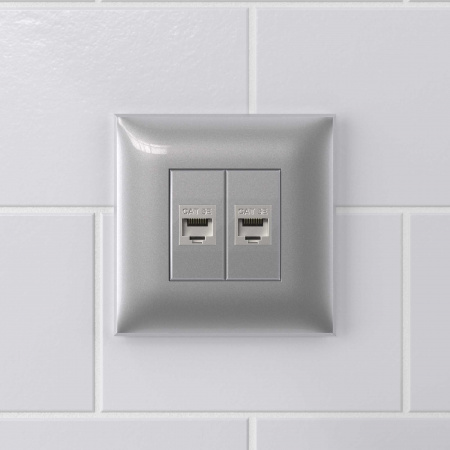 DKC Avanti Компьютерная розетка RJ-45 без шторки в стену, кат.5e двойная экранированная, Закаленная сталь