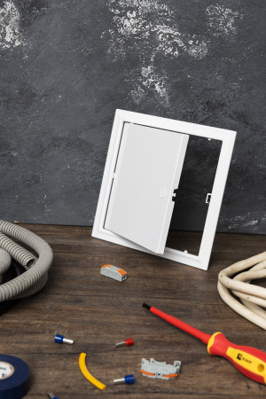 EKF Basic Люк ревизионный пластик с нажим. замком 200х200 (ШхВ внутр.)