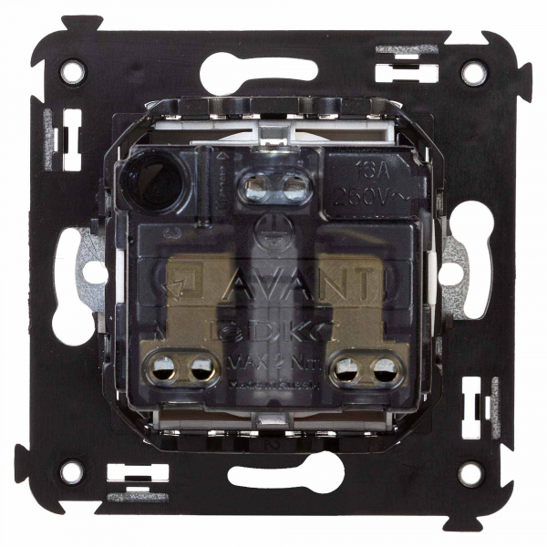 DKC Avanti Закаленная сталь Розетка 2P+E со шторками