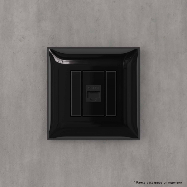 DKC Avanti Компьютерная розетка RJ-45 без шторки в стену, кат.6А одинарная, Черный квадрат