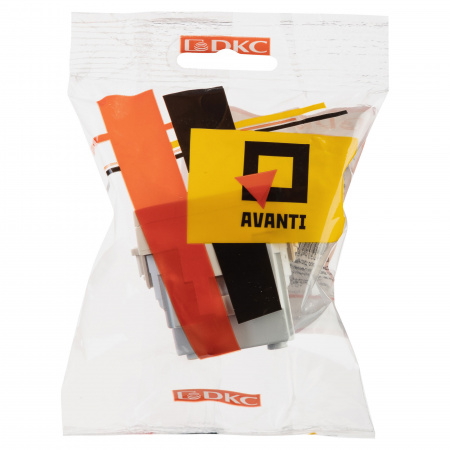 DKC Avanti Ванильная дымка Розетка с крышкой 2P+E со шторками 2 модуля