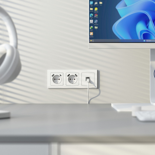 Розетка с заземлением, шторками и USB тип A+C (белый матовый) W1171761 Розетка с заземлением, шторками и USB тип A+C (белый матовый) W1171761