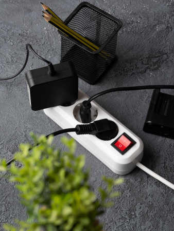 EKF PROxima Удлинитель "Эксперт" 3 гнезда 5 метров 16А/3,5кВт с выключателем и заземлением ПВС 3х1