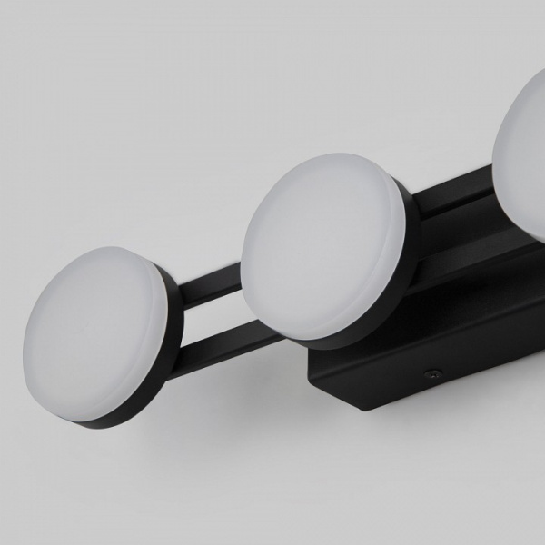 Настенный светодиодный светильник 90332/4 черный Eurosvet Tapioca