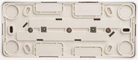 SE Этюд наруж Крем Розетка 3-ая с/з без шторок 16А 250B