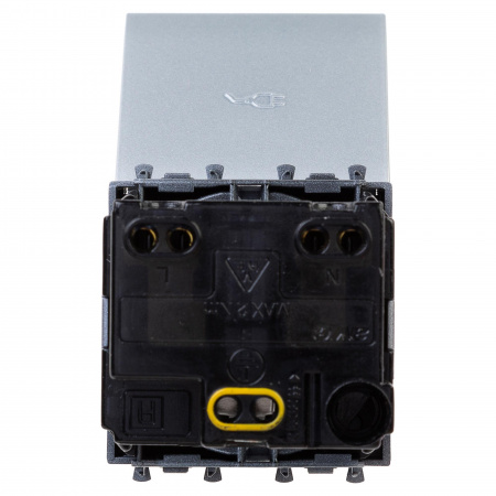 DKC Avanti Закаленная сталь Розетка с крышкой 2P+E со шторками 2 модуля