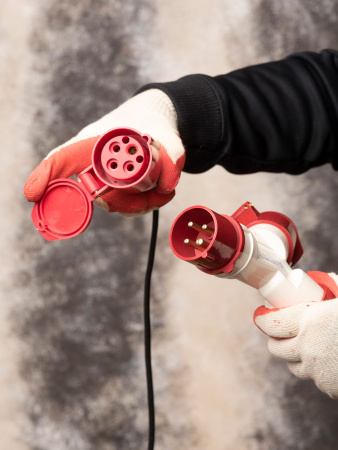 EKF PROxima Розетка переносная 214 3Р+РЕ 16А 380В IP44