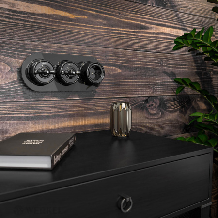 Рамка из стекла на 3 поста черный W0035108