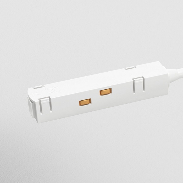 Угловой коннектор питания TRA004CPC-22W Maytoni Accessories for tracks