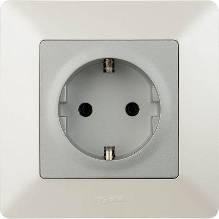 Legrand Valena LIFE DIY Алюм Розетка 1-ая с/з, безвинт.зажим