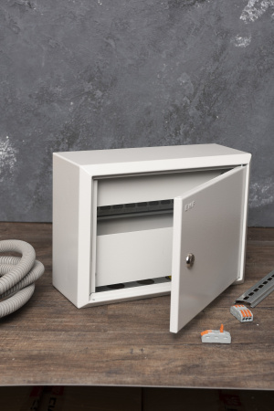 EKF PROxima Щит распред. навесной ЩРН-12 с шинами (220х300х120) IP31