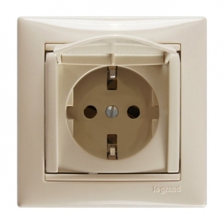 Legrand Valena Крем Розетка 1-ая с/з с крышкой