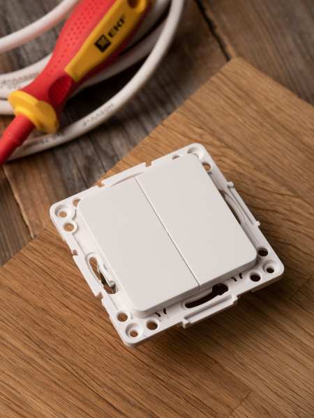 EKF PROxima Стокгольм Белый Выключатель 2-кл, 10А, винт.клеммы