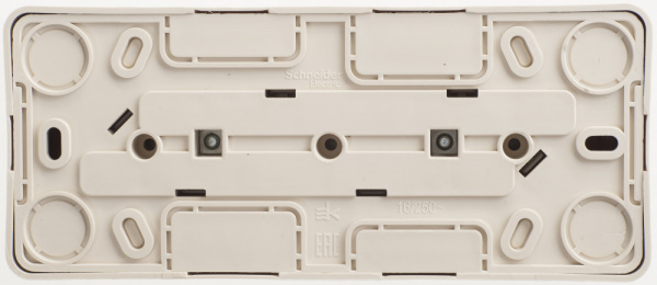 SE Этюд наруж Крем Розетка 3-ая б/з со шторками 16А 250B