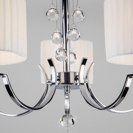 Люстра с белыми абажурами 60095/5 хром Eurosvet Napoli