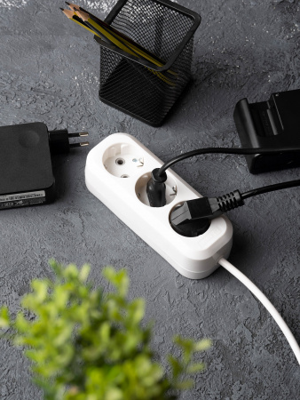 EKF PROxima Удлинитель "Эксперт" 3 гнезда 5 метров 16А/3,5кВт с заземлением ПВС 3х1