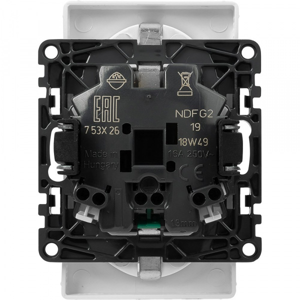 Legrand Valena LIFE DIY Бел Розетка 2-ая с/з с защитными шторками, безвинт.зажим