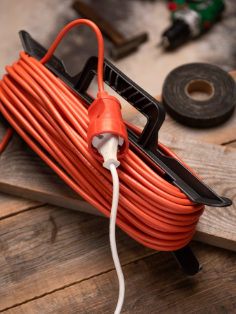 EKF PROxima Удлинитель на рамке "Зевс 2.0" 30м с заземлением ПВС 3*1,0 16А/3,5кВт