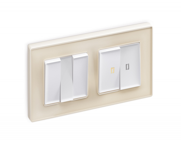 Лицевая панель ALFA (Белый матовый) для 3-кл выключателей QUANT AP1250