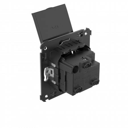 DKC Avanti Черный квадрат Розетка с крышкой 2P+E