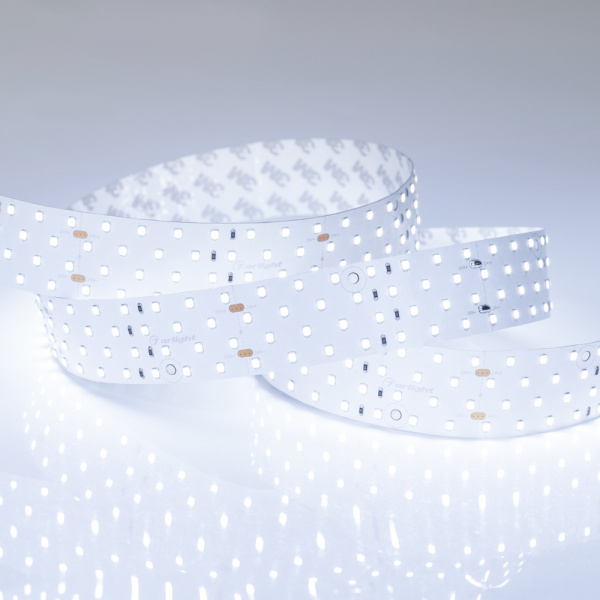 Arlight Светодиодная лента RT 2-2500 24V Cool 8K 4x2 (2835, 700 LED, LUX) (30 Вт/м, IP20)