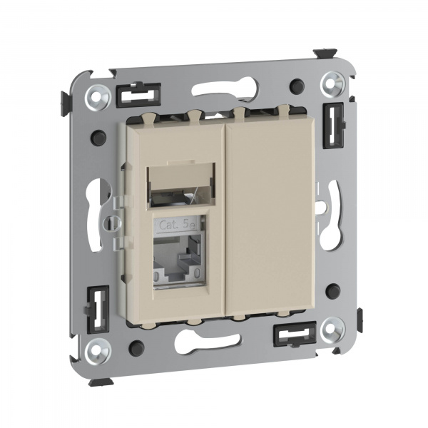 DKC Avanti Ванильная дымка Компьютерная розетка RJ-45 одинарная  категория  5e экранированная