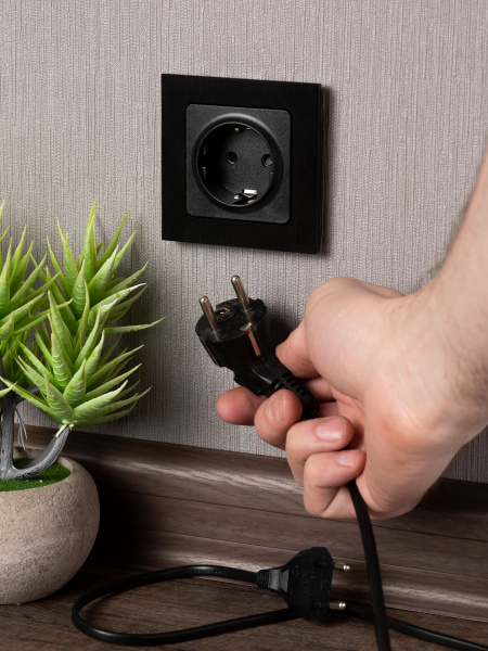 EKF PROxima Стокгольм Черный Розетка с/з, о шторками, 16А