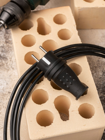 EKF Basic Вилка прямая каучуковая 230В, 2P+PE, 16A, IP44