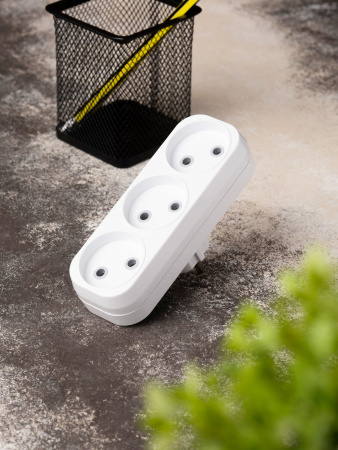 EKF PROxima Разветвитель 3 гн. б/з плоский 6А 250B