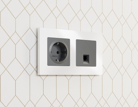 Лицевая панель ALFA (Антрацит серый) для электрической розетки с заземлением QUANT AP6560