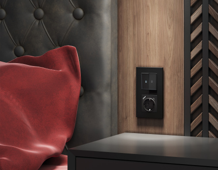 Лицевая панель ALFA (Черный матовый) для электрической розетки с заземлением со шторками 2USB A+C QUANT AP8100