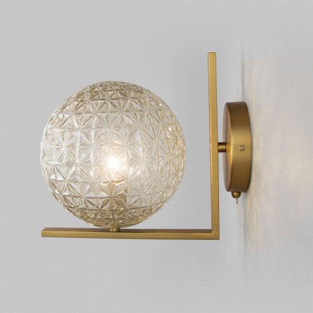 Бра со стеклянным плафоном 70131/1 латунь Eurosvet Shape