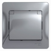SE Glossa Алюминий Розетка с/з со шторками с крышкой, IP20 (в сборе с рамкой)