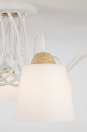 Потолочная люстра с плафонами 70062/8 белый Eurosvet Betty