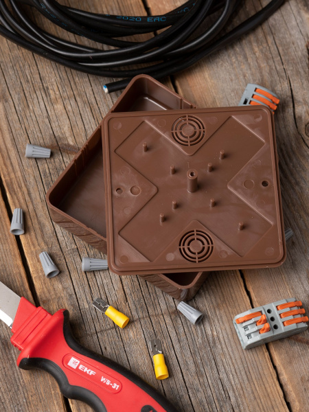 EKF PROxima Коробка разветвительная KMP-030-032 (100х100х28) тёмное дерево