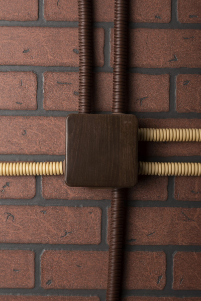 EKF PROxima Коробка распаячная КМР-030-014 с крышкой (100х100х55), 8 мембранных вводов тёмное дерево IP54