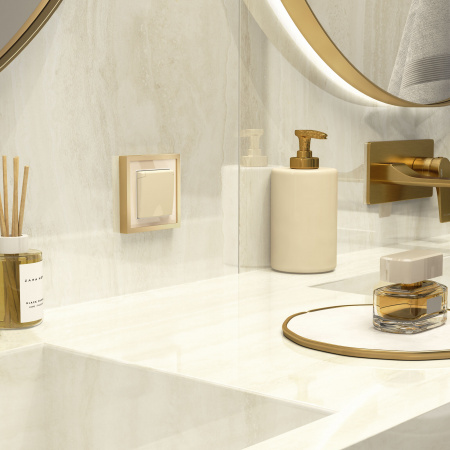 Рамка из металла на 1 пост Baguette айвори/латунь W0012851