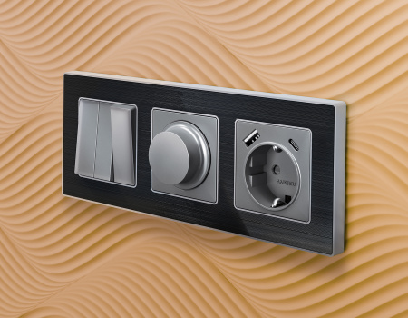 Лицевая панель ALFA (Сталь матовый) для электрической розетки с заземлением со шторками 2USB A+C QUANT AP5100