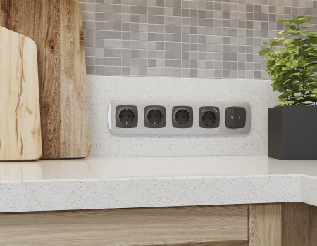 Рамка OMEGA Ecta (Серебро глянец) 3-ая OF140403